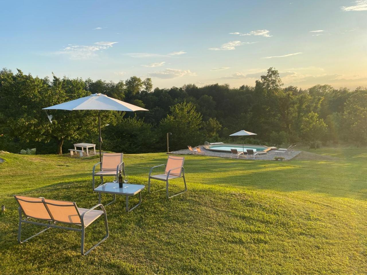 La Casa Di Roby-1 Appartamento La Morra Con Piscina Bagian luar foto