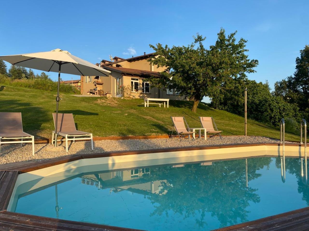 La Casa Di Roby-1 Appartamento La Morra Con Piscina Bagian luar foto